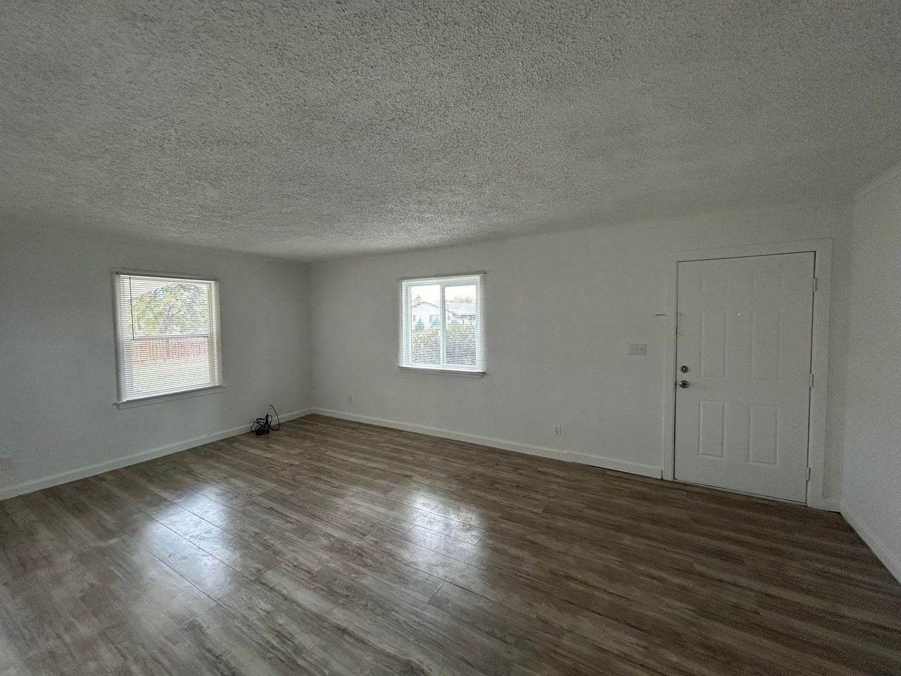 150 Mono Ave - Photo 3 of 10