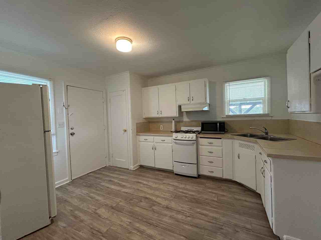 150 Mono Ave - Photo 5 of 10