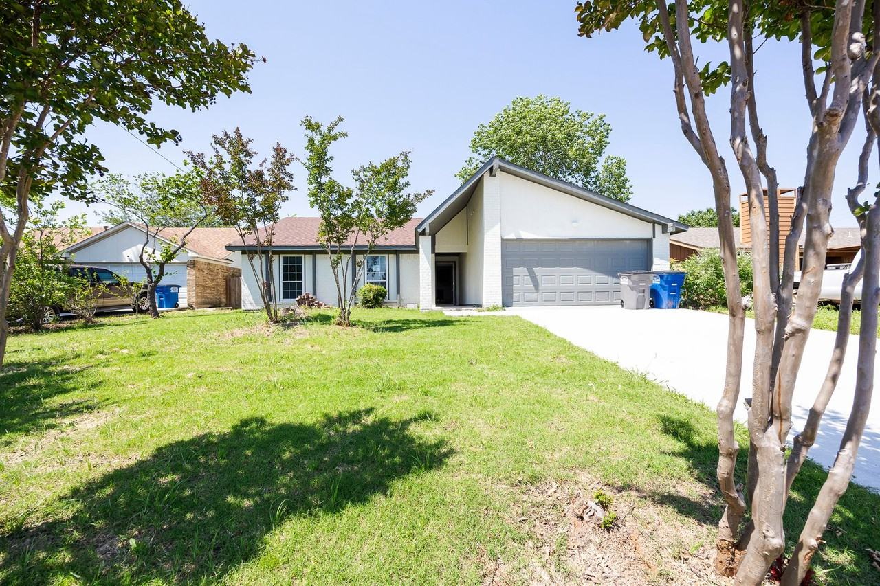 2609 Herring Cir - Photo 3 of 21