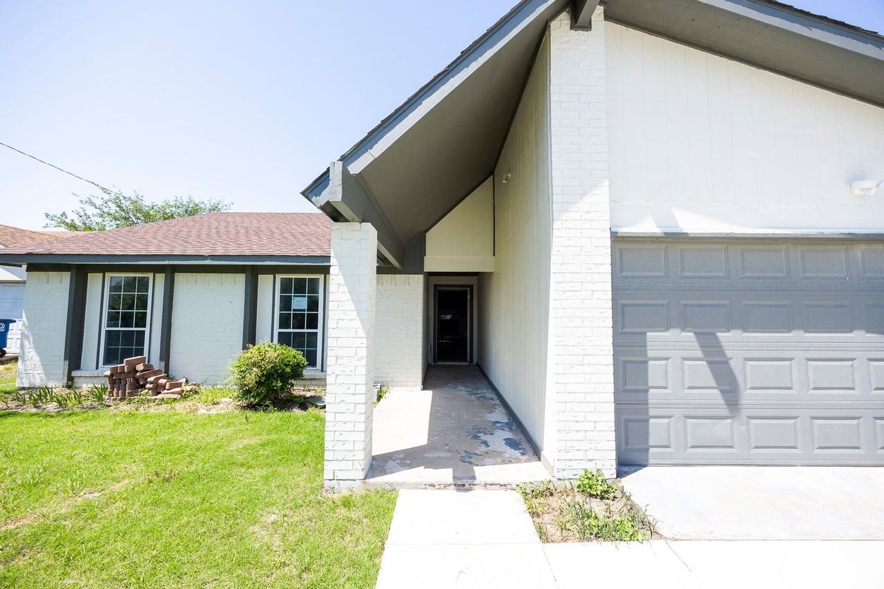 2609 Herring Cir - Photo 4 of 21