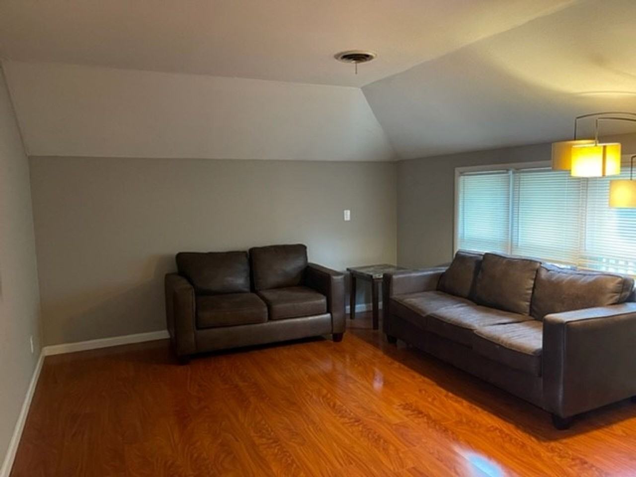 808 N Lincoln Ave - Photo 2 of 11