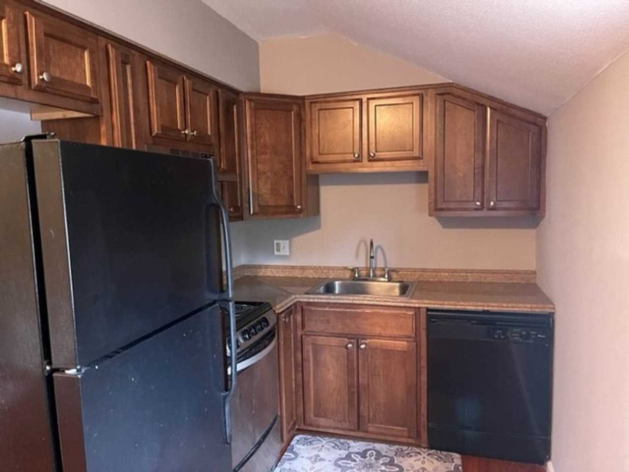 808 N Lincoln Ave - Photo 5 of 11