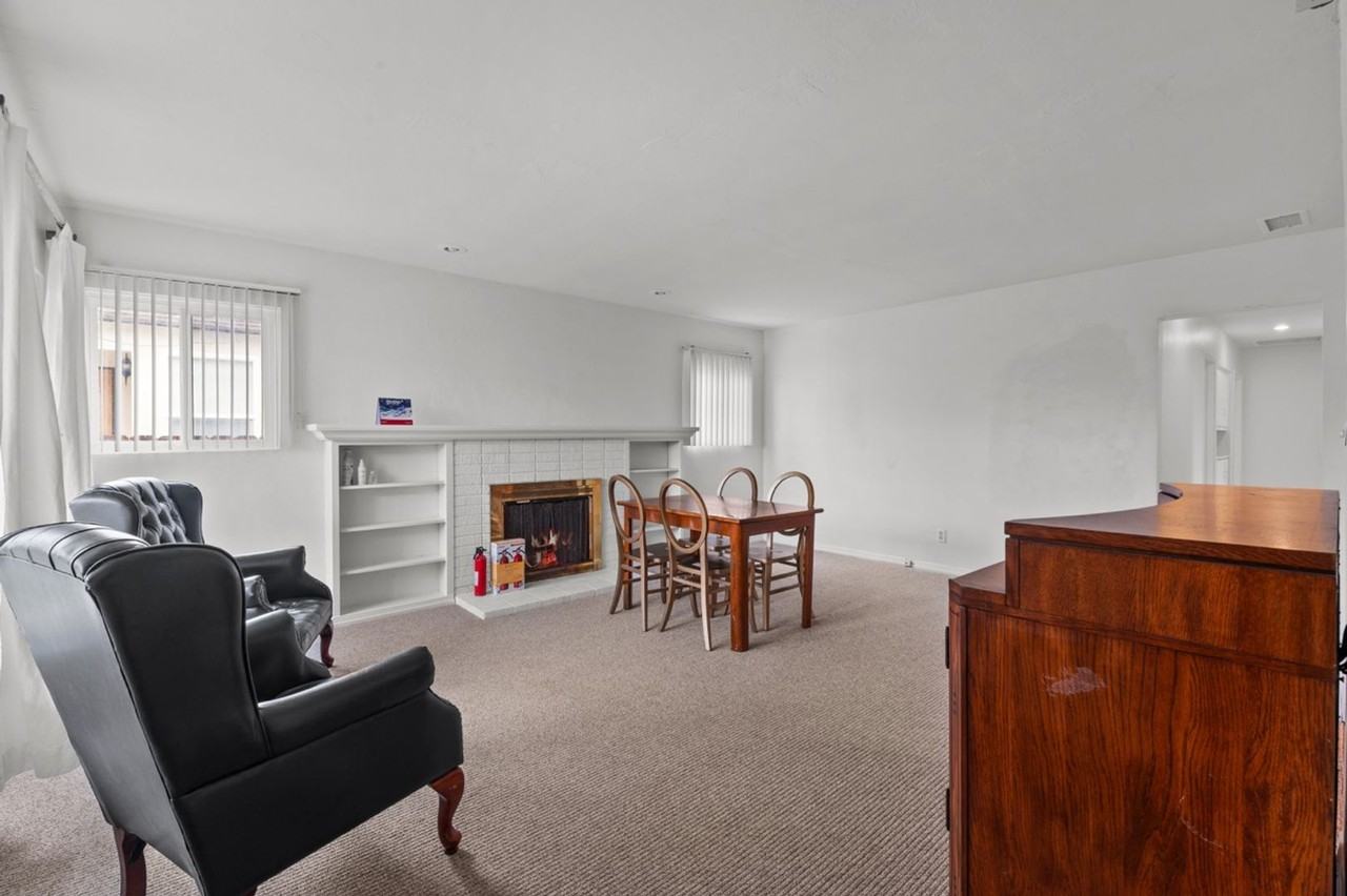 6233 Hobart St - Photo 7 of 22