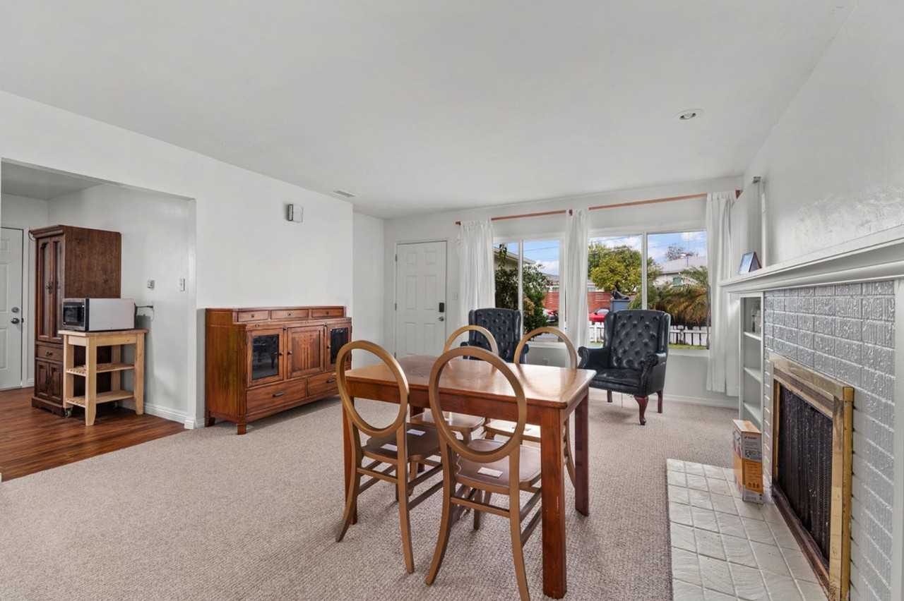 6233 Hobart St - Photo 6 of 22