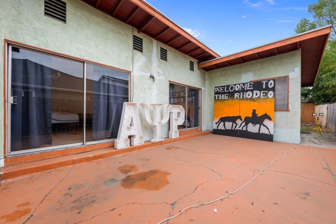 4927 63rd St - Photo 3 of 27