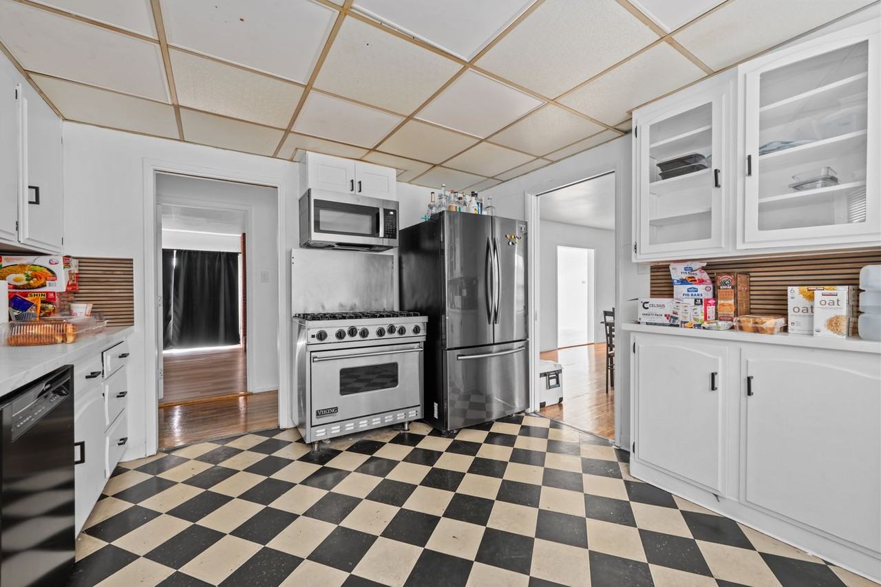 4927 63rd St - Photo 2 of 27