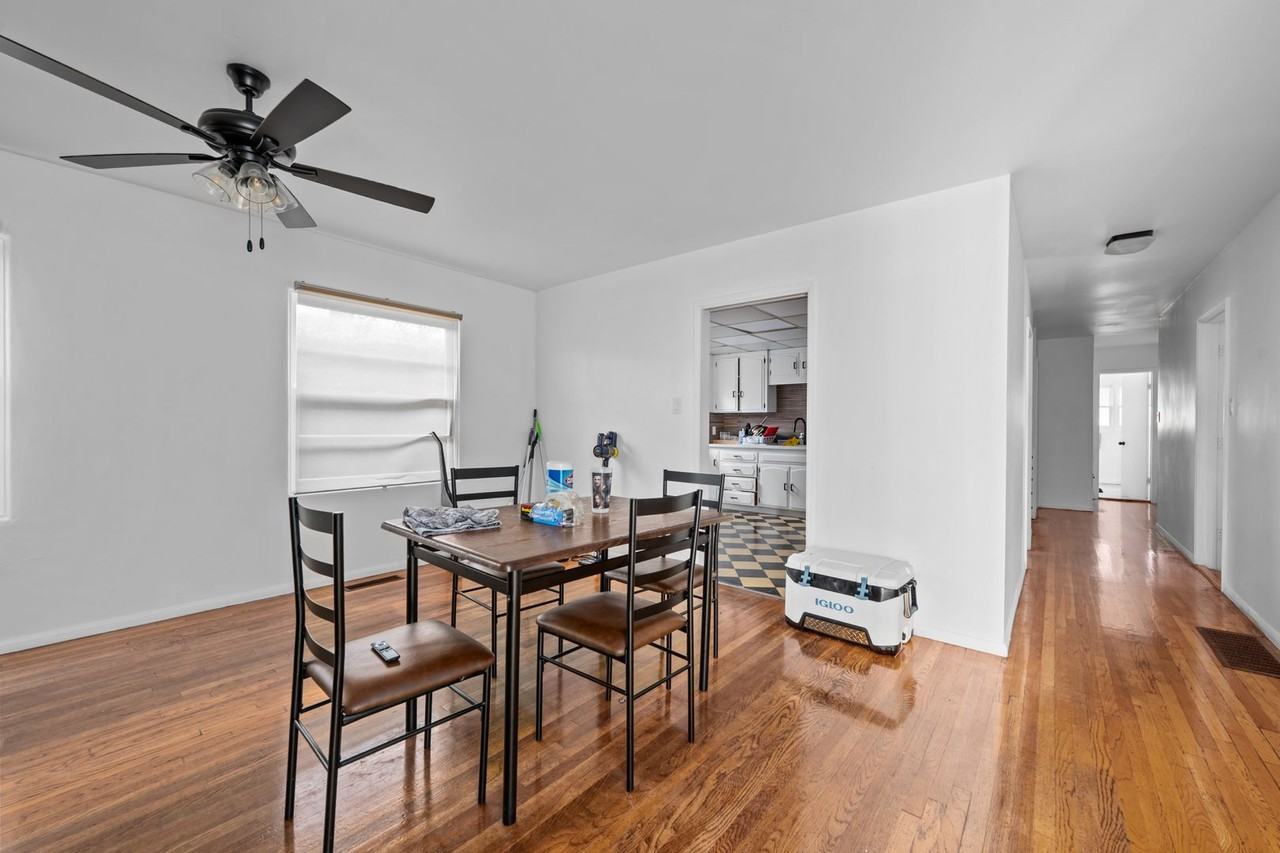 4927 63rd St - Photo 2 of 27