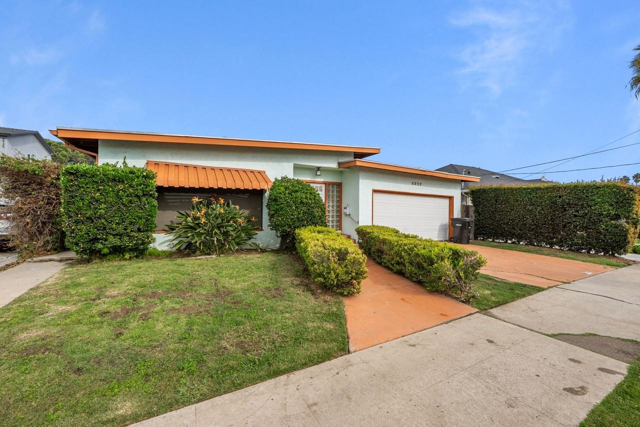 4927 63rd St - Photo 3 of 27