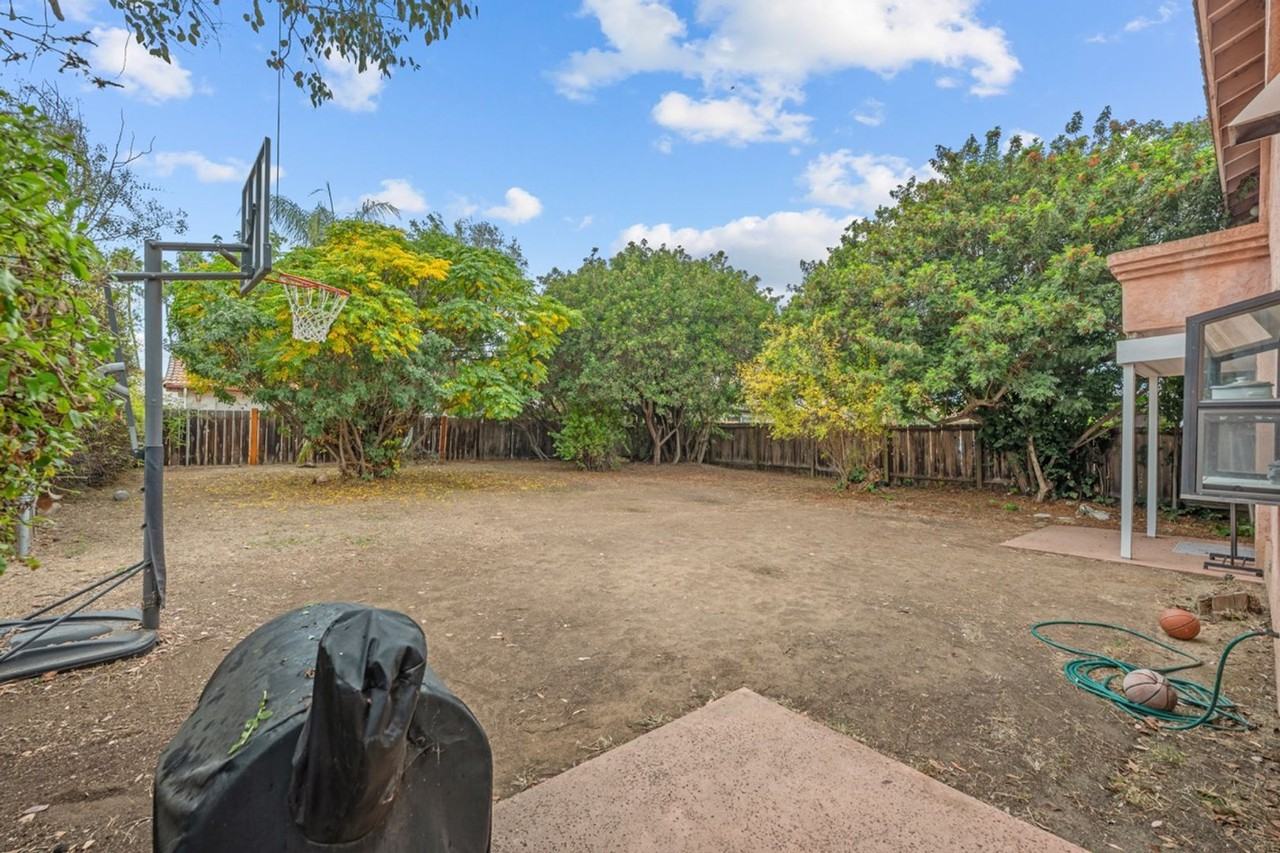 4728 63rd St - Photo 3 of 33