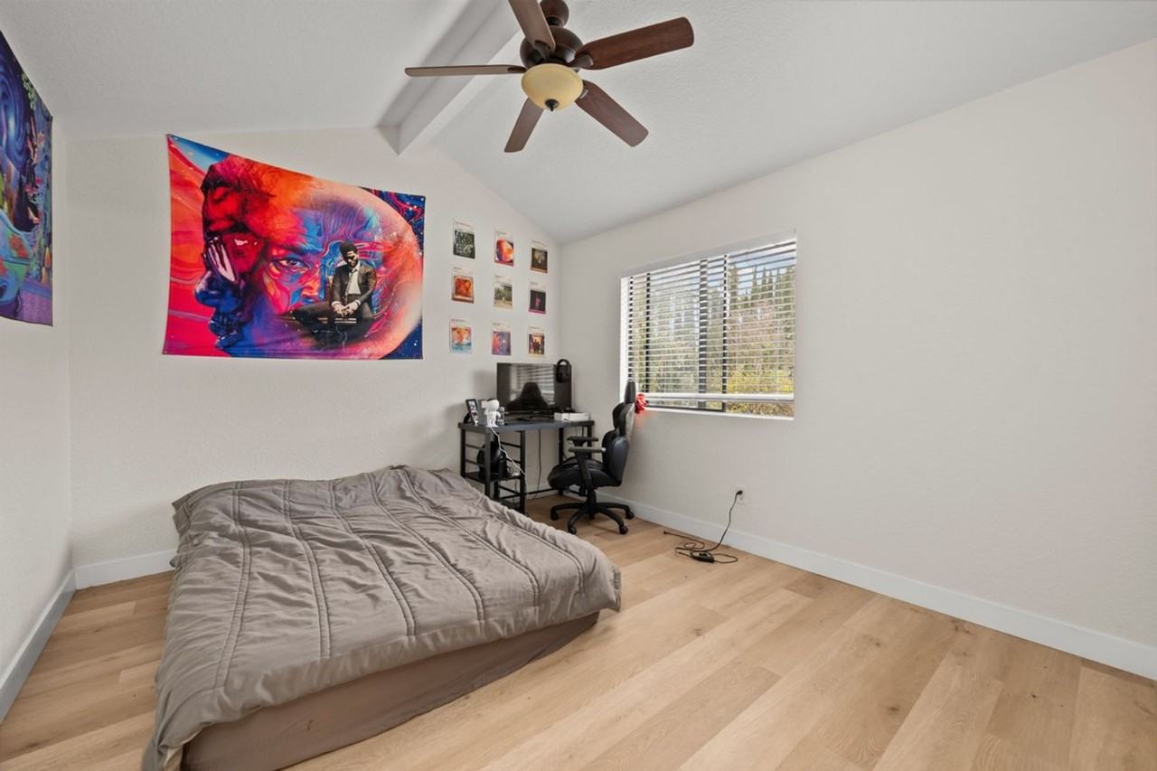 4728 63rd St - Photo 5 of 33