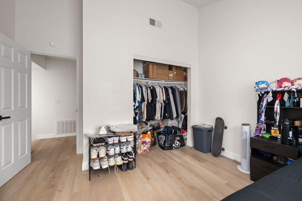 4728 63rd St - Photo 6 of 33