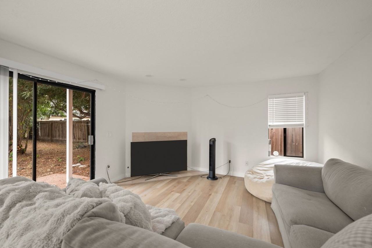 4728 63rd St - Photo 6 of 33