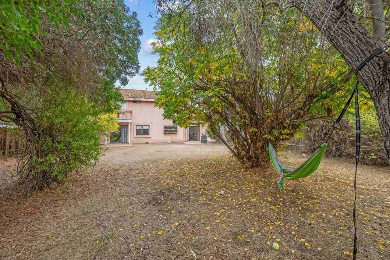 4728 63rd St - Photo 4 of 33