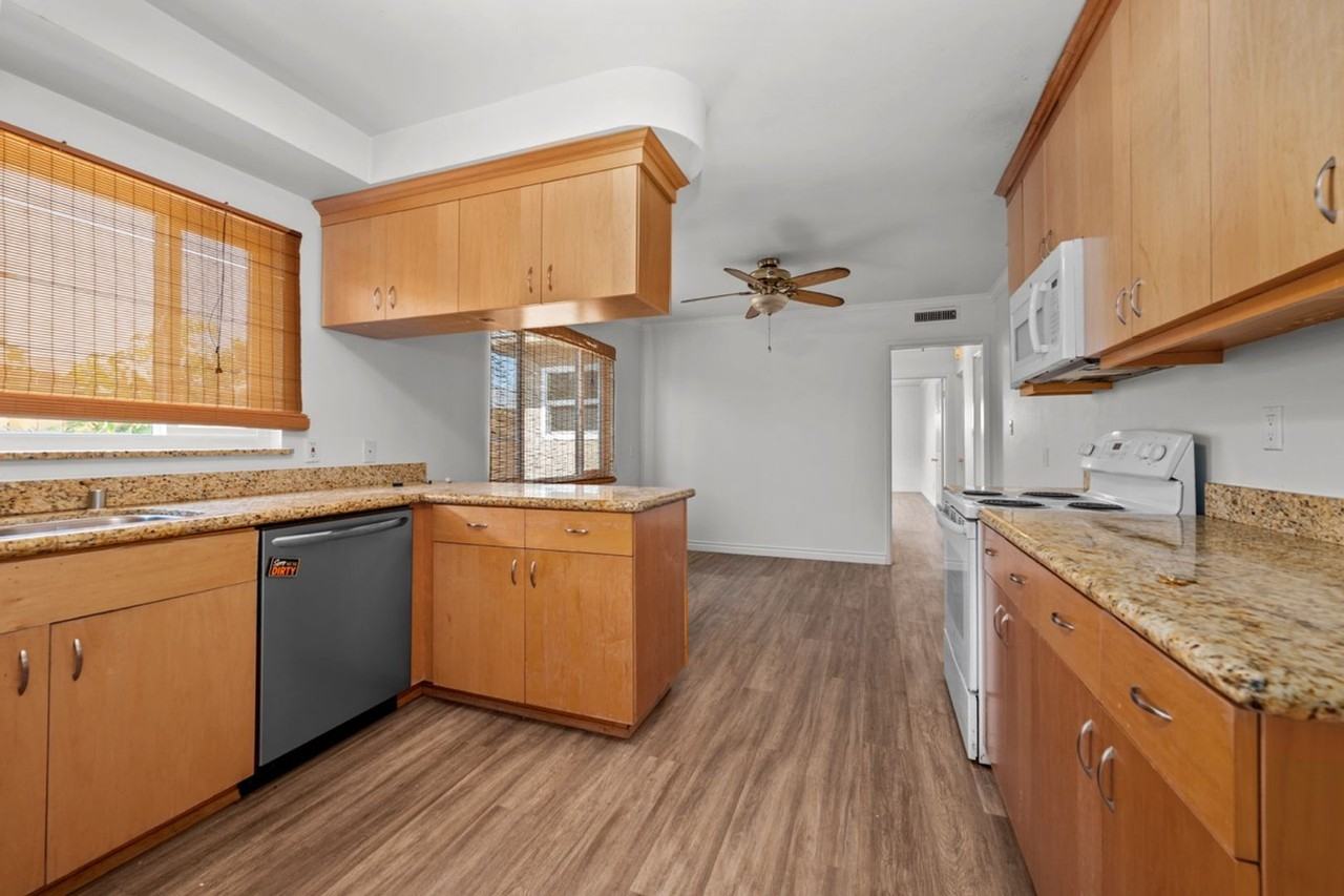 4910 Gary St - Photo 5 of 26
