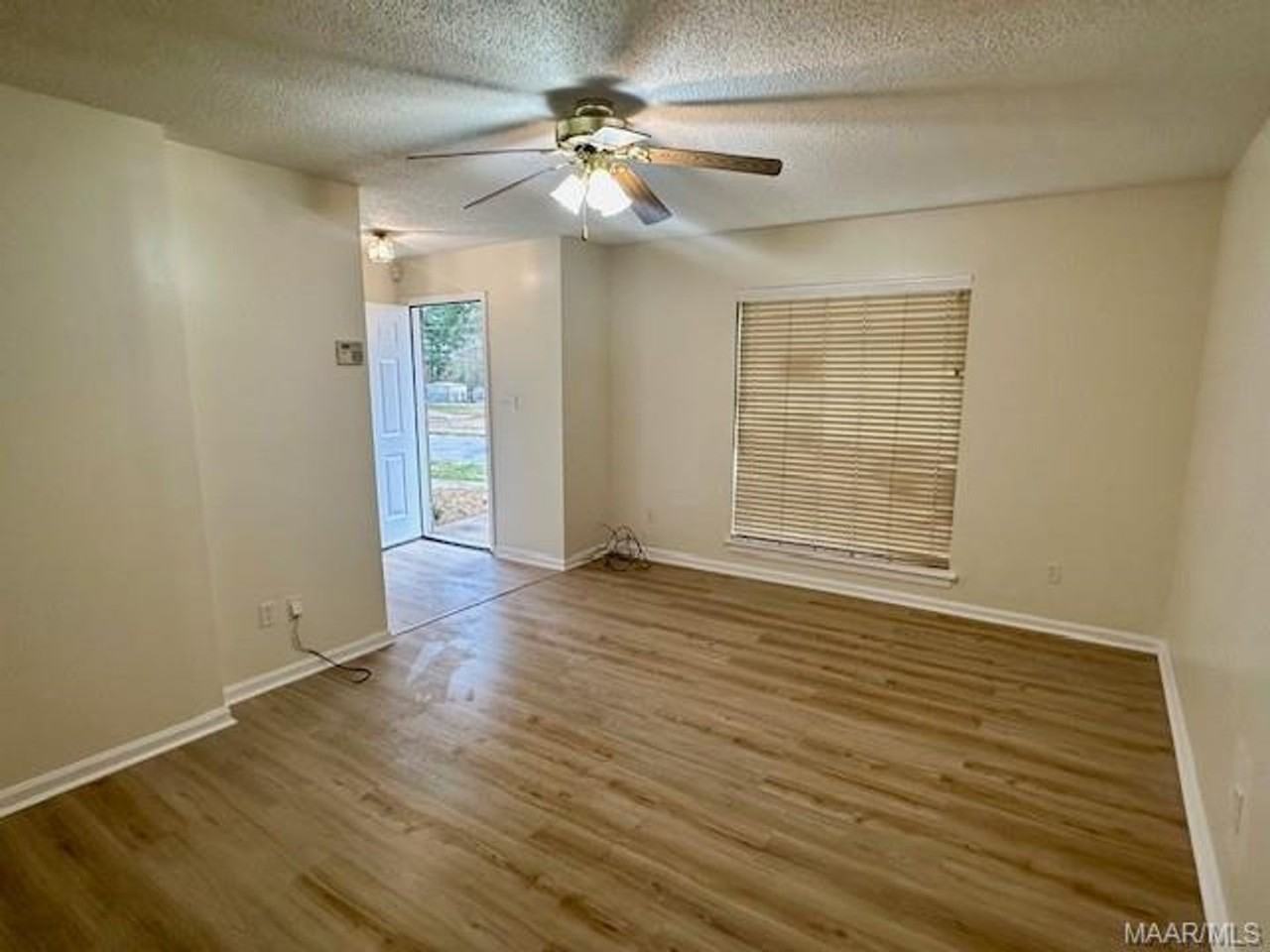 6228 S Hampton Dr - Photo 2 of 19