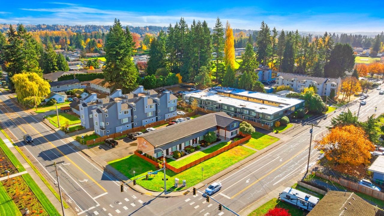 Marlowe Apartments - Photo 2 of 4