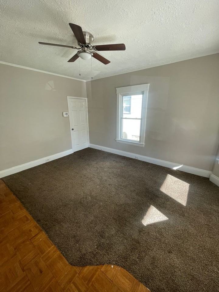 6808 Hague Avenue - Photo 3 of 33