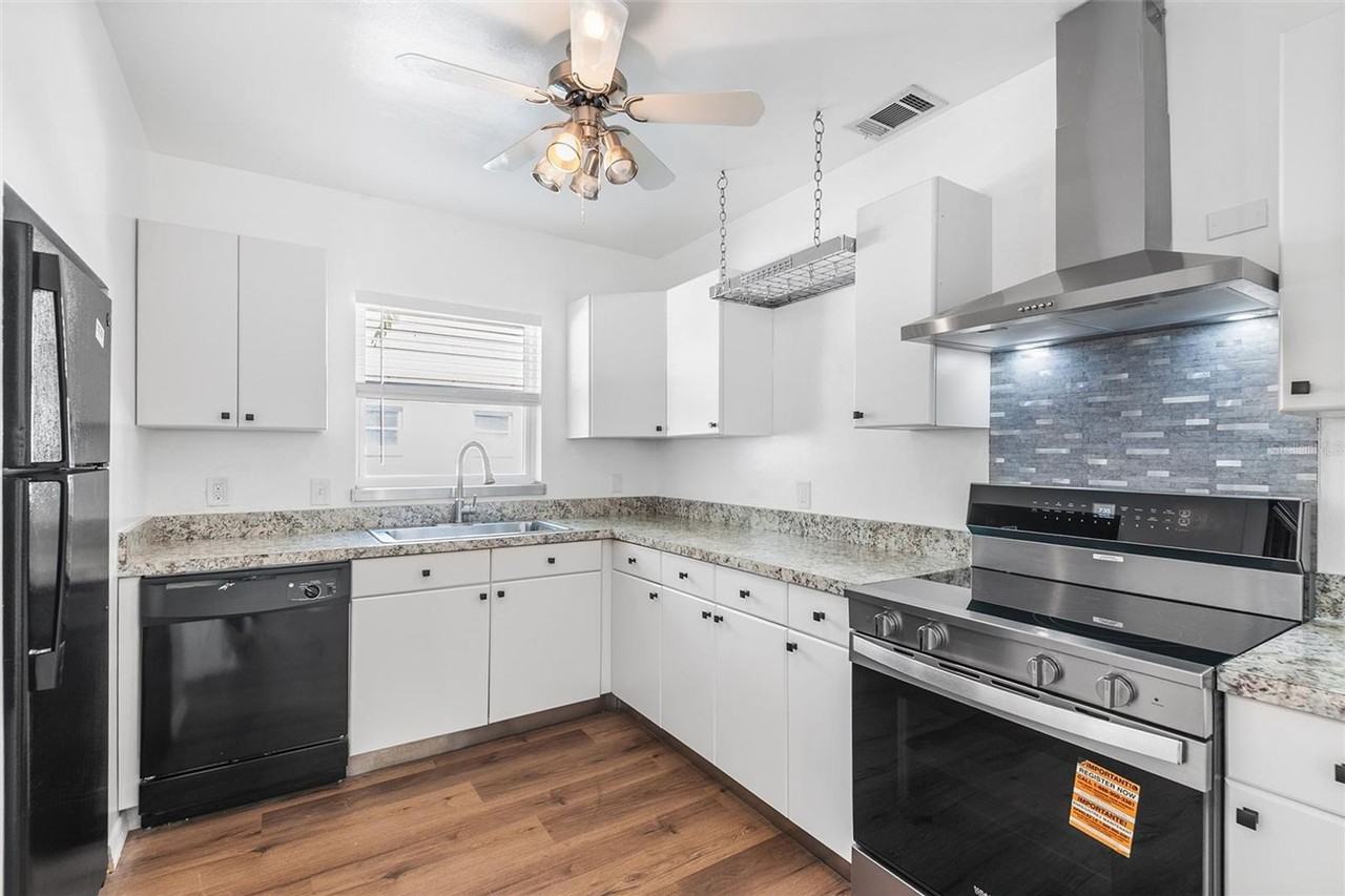 1517 Gray St S - Photo 6 of 16