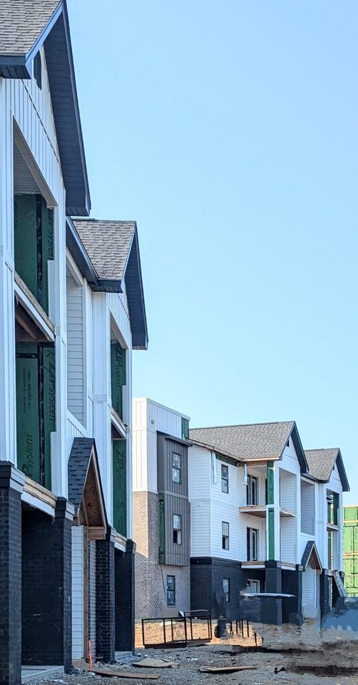Oakwood Landings - Photo 6 of 50