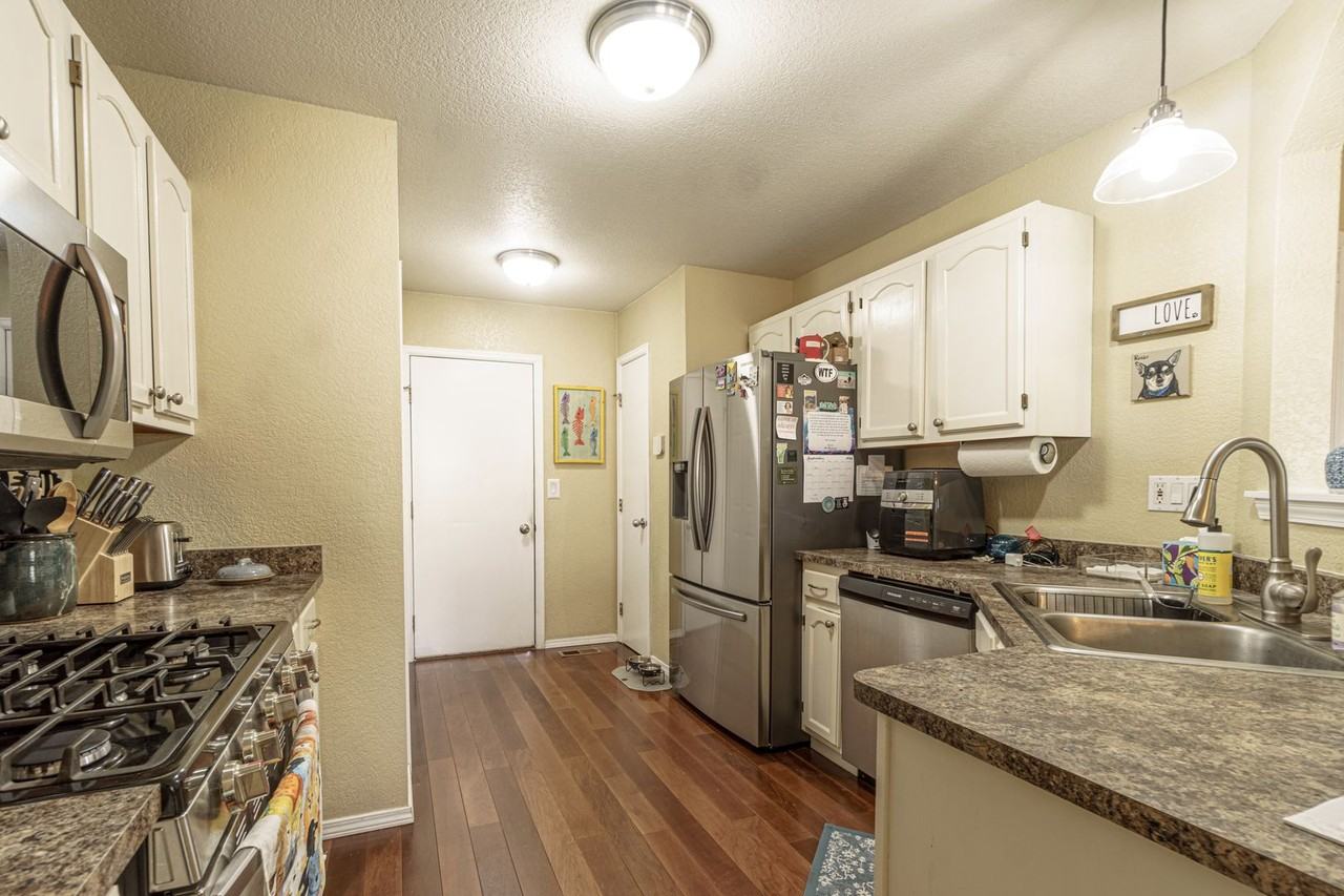 8140 Chancellor Drive - Photo 4 of 27