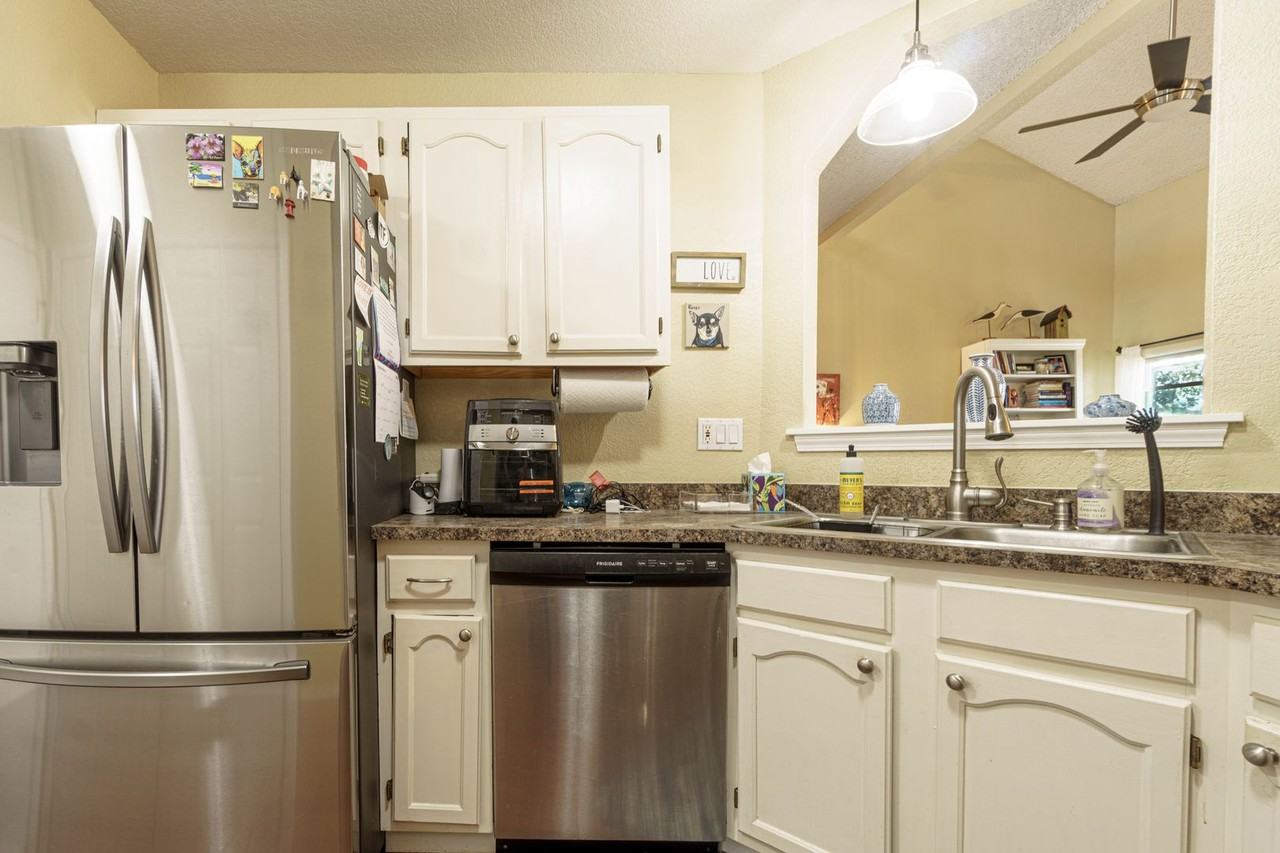 8140 Chancellor Drive - Photo 7 of 27