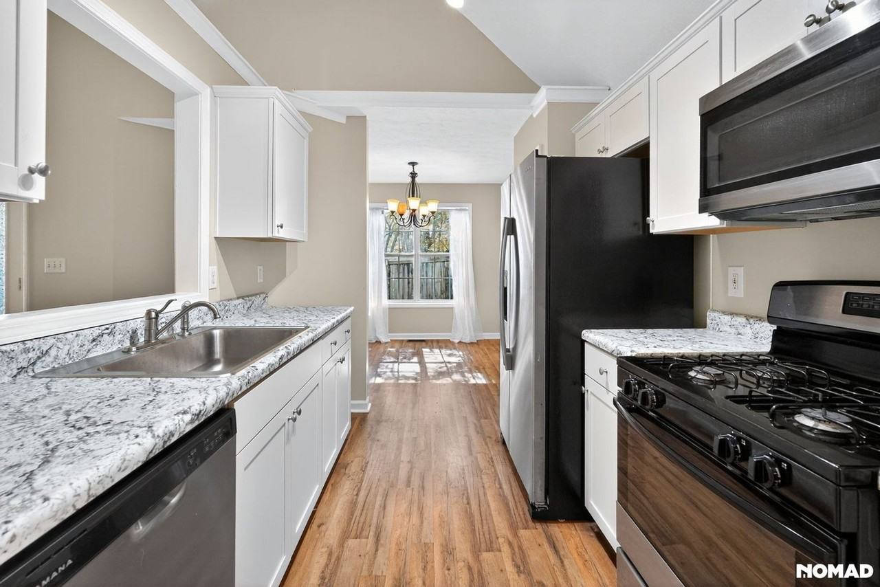 198 Lakeview Dr - Photo 3 of 41