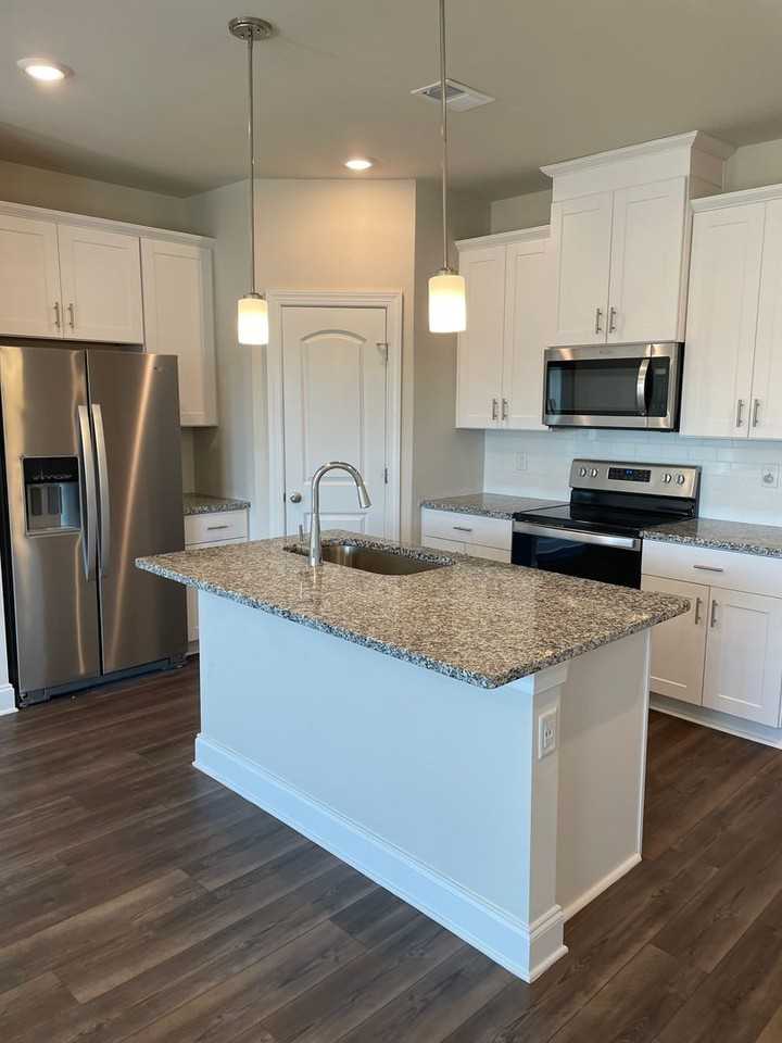 363 Coleman Ct - Photo 6 of 17