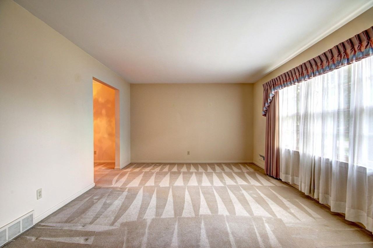 2821 Pomeroy Dr - Photo 5 of 43