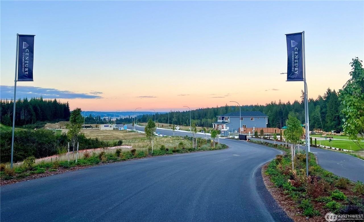 3940 Mccormic Village Drive - Photo 2 of 32