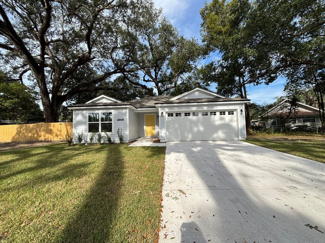 2235 Orchard St - Photo 2 of 17