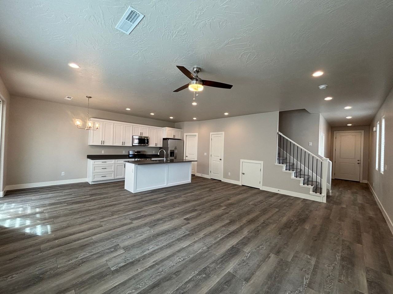 879 S 4380 W - Photo 5 of 41
