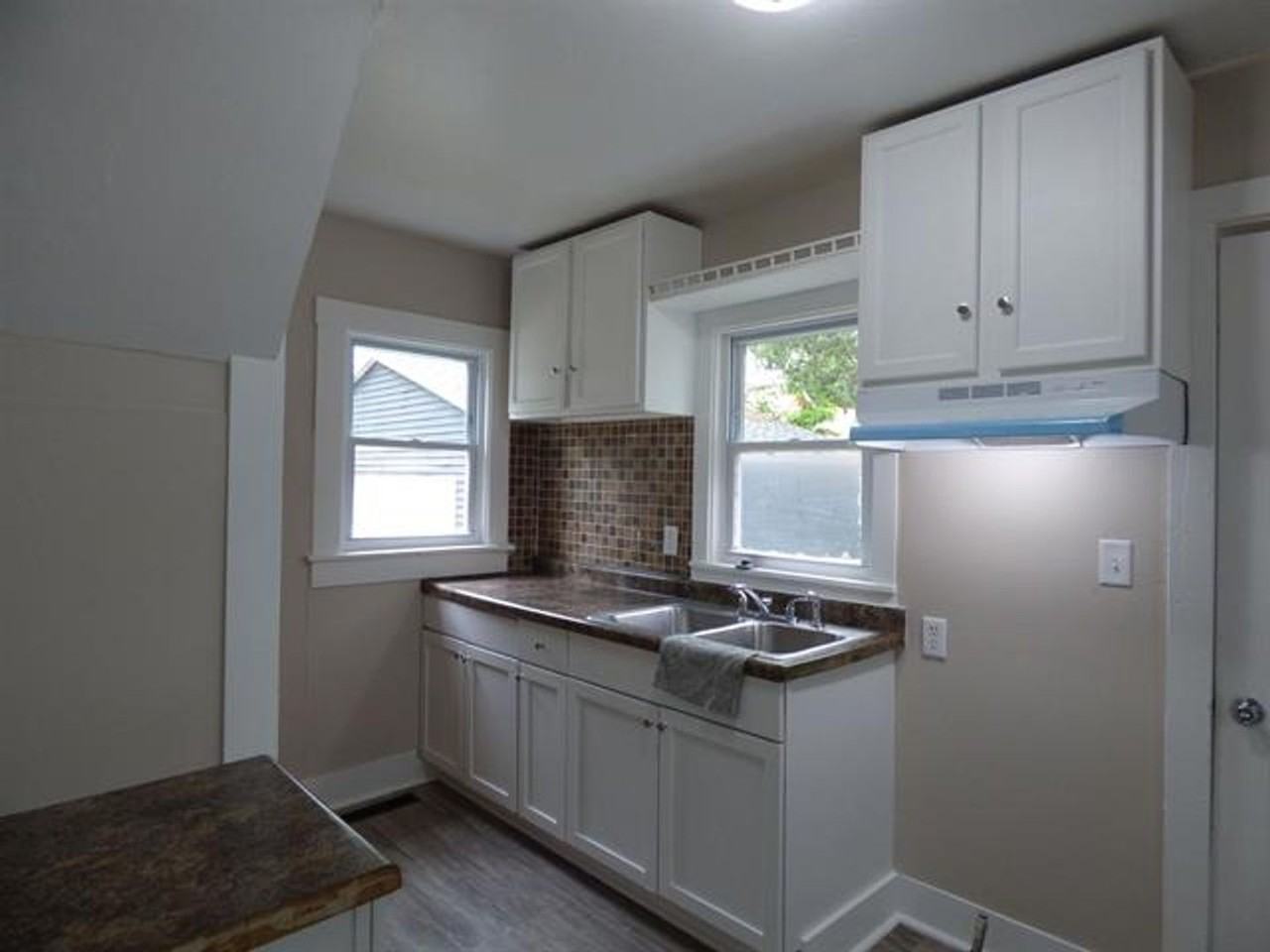 1212 6th St - Photo 5 of 8