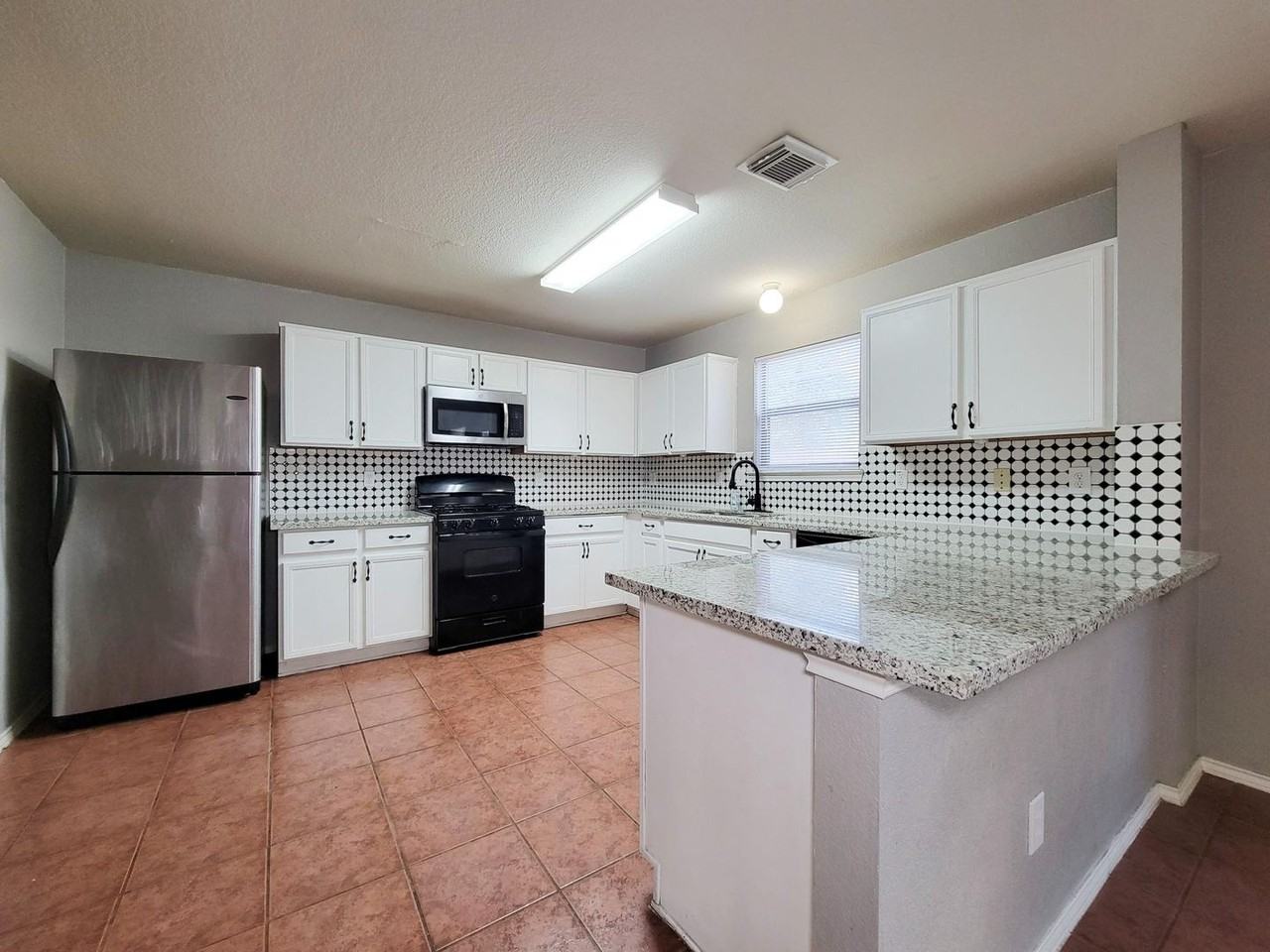 16306 Kendons Way Lane - Photo 7 of 50