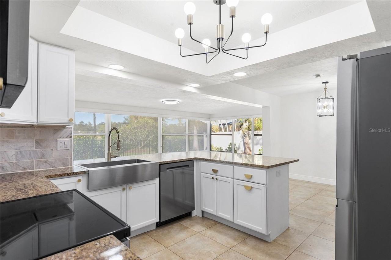 1455 54th Ave Ne - Photo 6 of 19