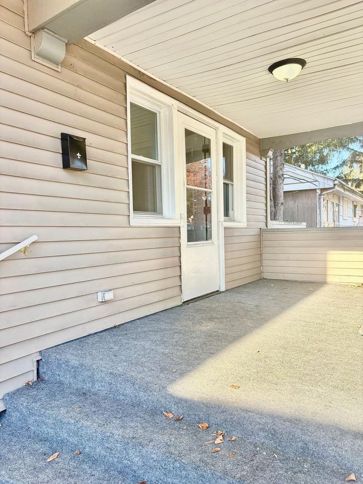 1243 Portage Avenue - Photo 2 of 17