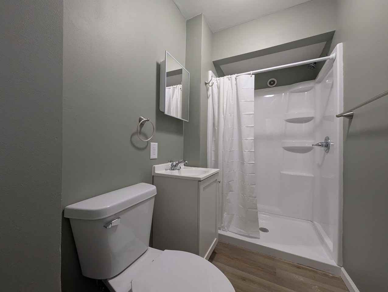 304 E Hill St - Photo 3 of 22