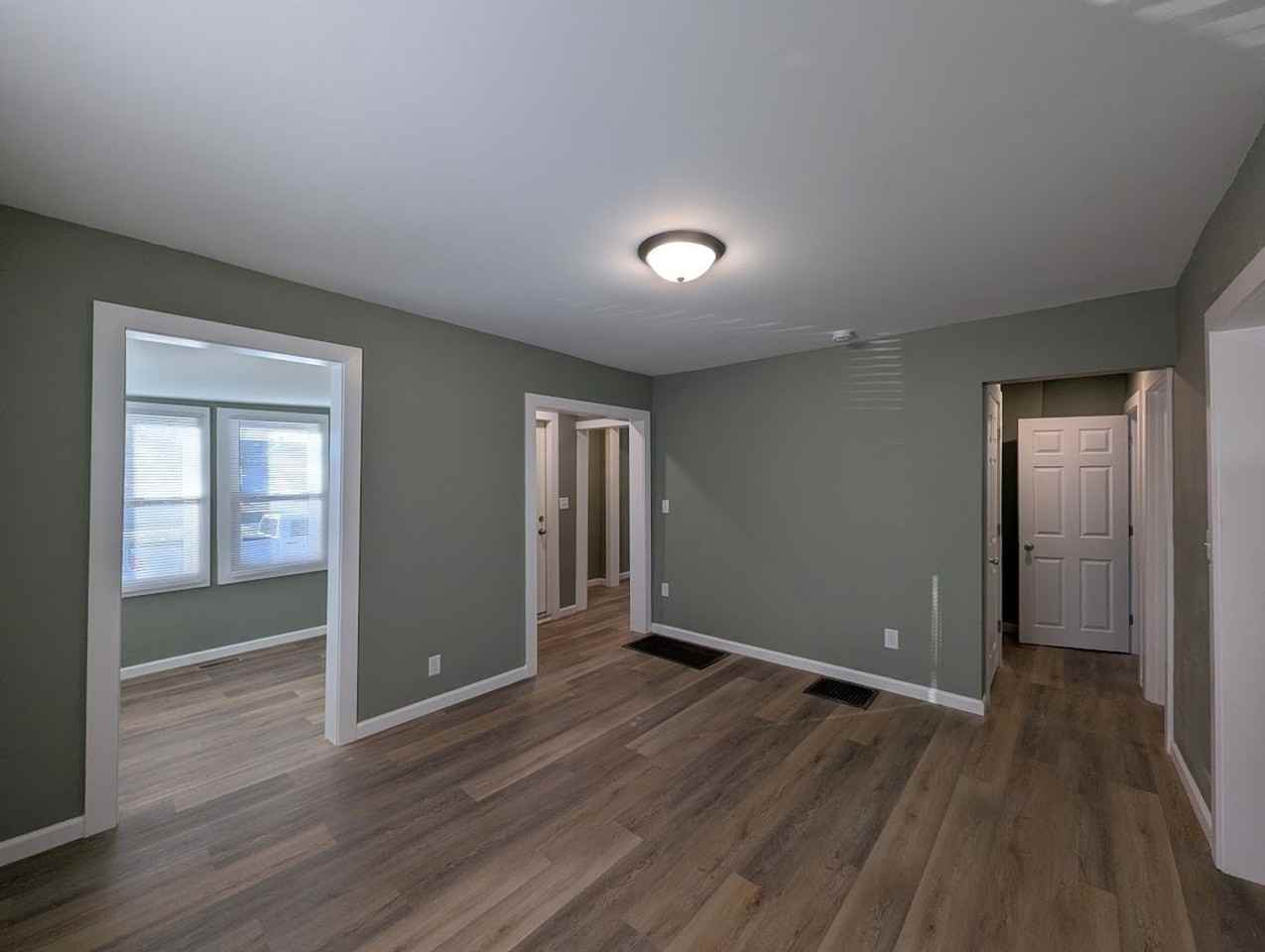 304 E Hill St - Photo 6 of 22