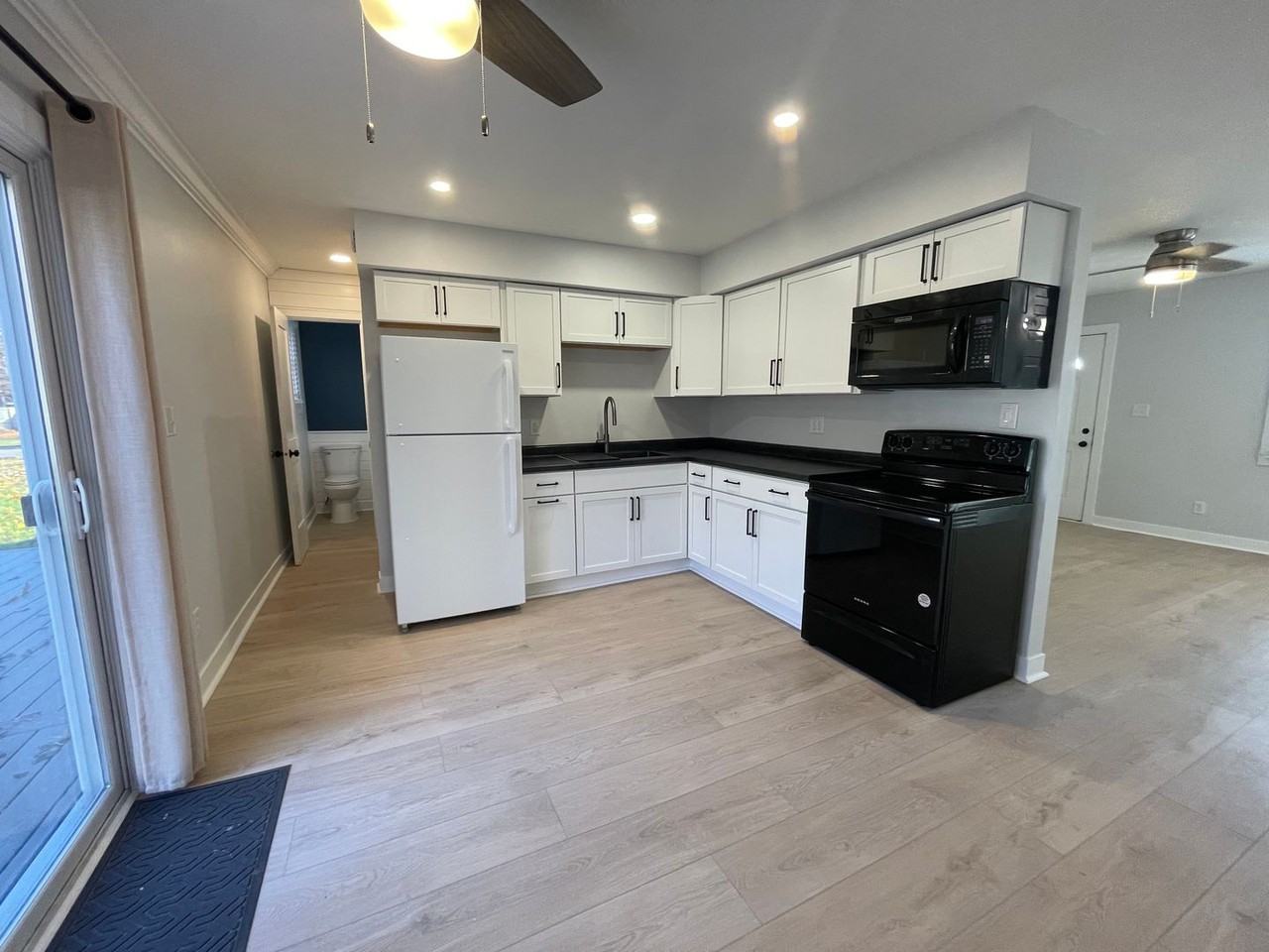 8145 S Sprinkle Rd - Photo 4 of 15