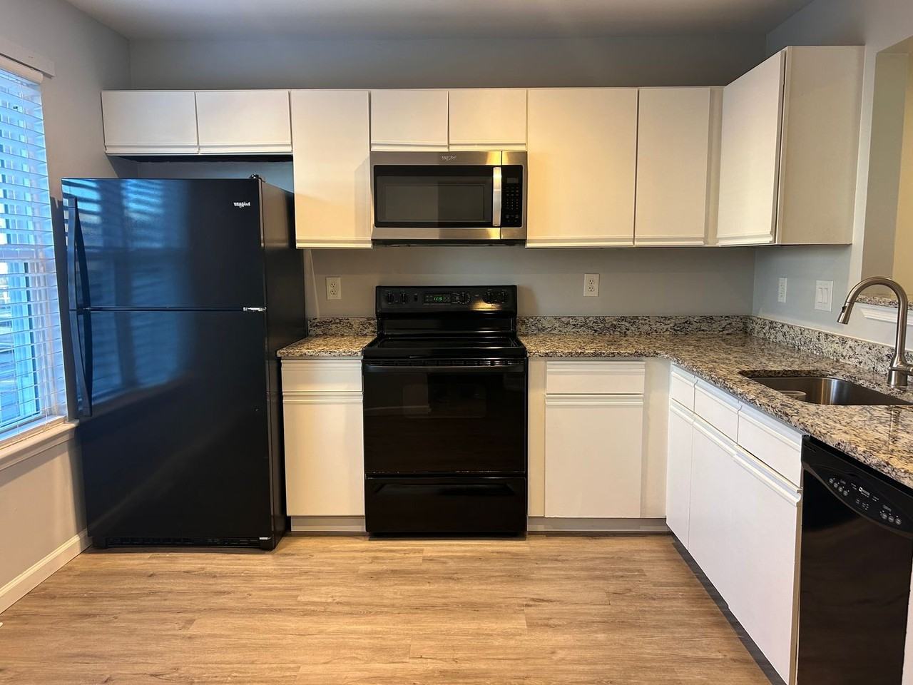 5121 West Woodmill Drive - Photo 5 of 17