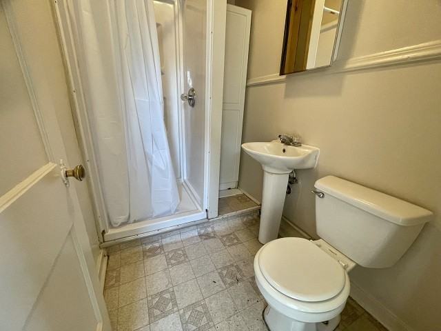 401 2nd Ave SW - Photo 3 of 6