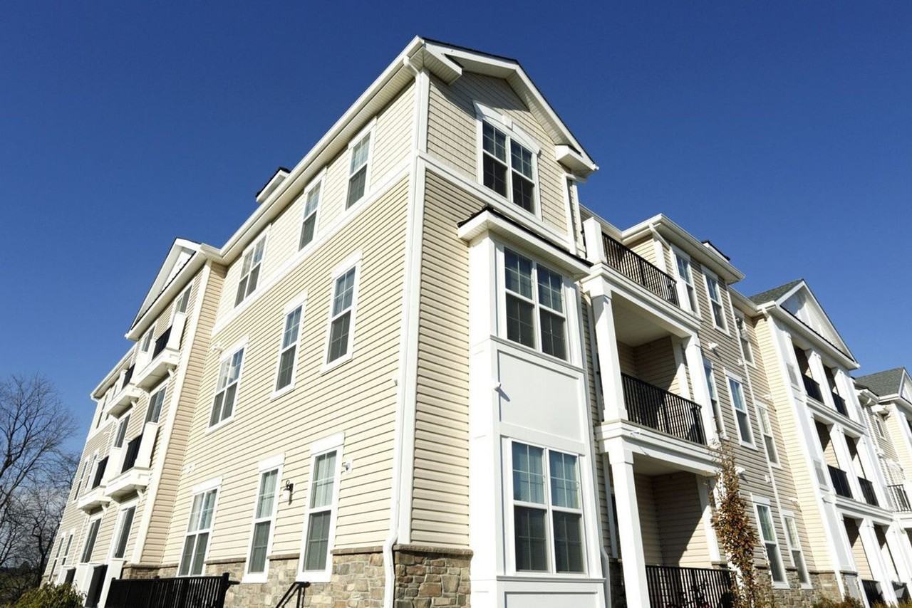 Halstead Place - Photo 3 of 8