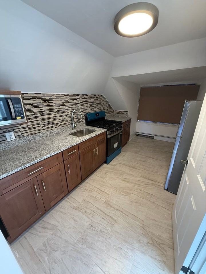 6515 Rising Sun Ave - Photo 5 of 12