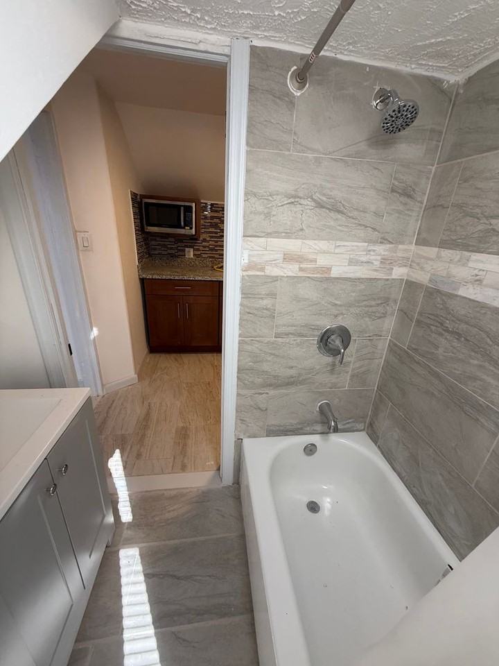 6515 Rising Sun Ave - Photo 6 of 12