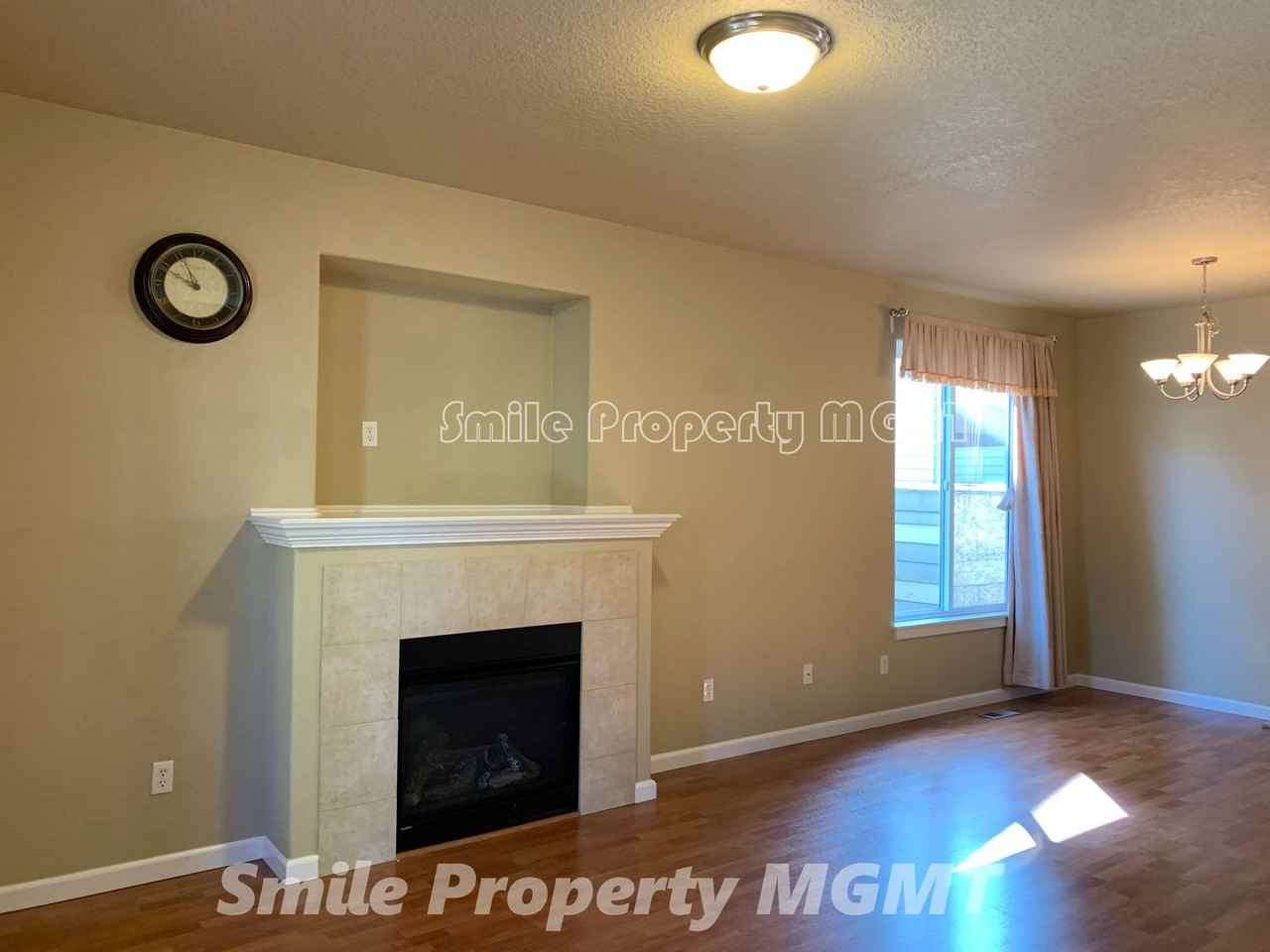 12500 Southeast Bush Street - Photo 3 of 23