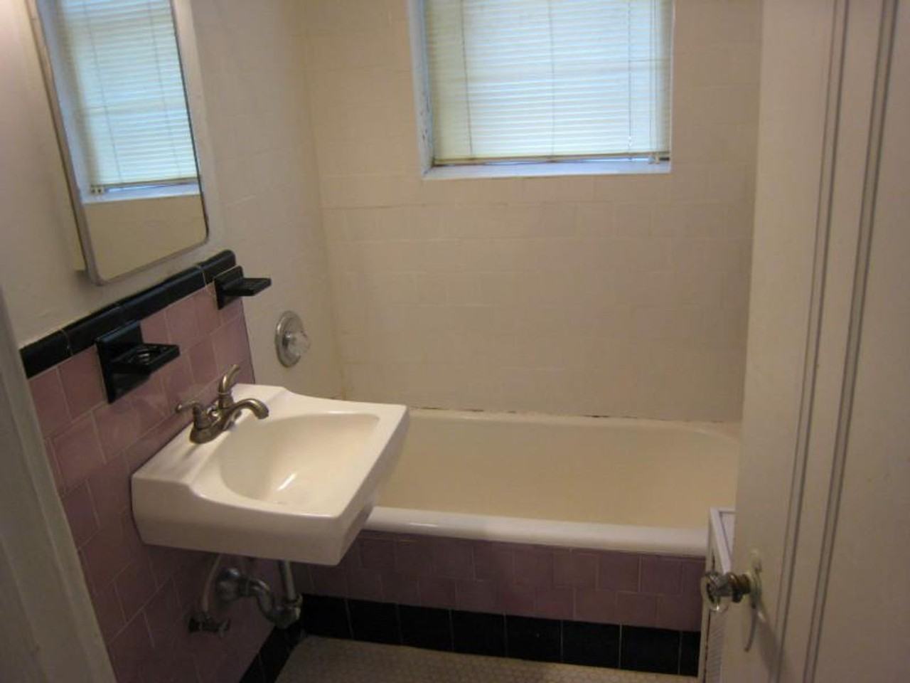 1993 Commonwealth Avenue - Photo 5 of 7