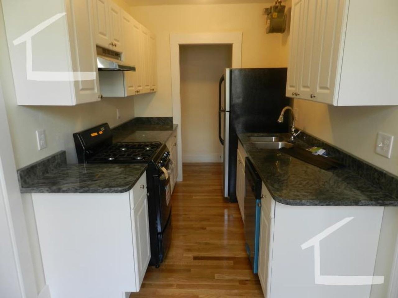 34 Quint Avenue - Photo 7 of 10