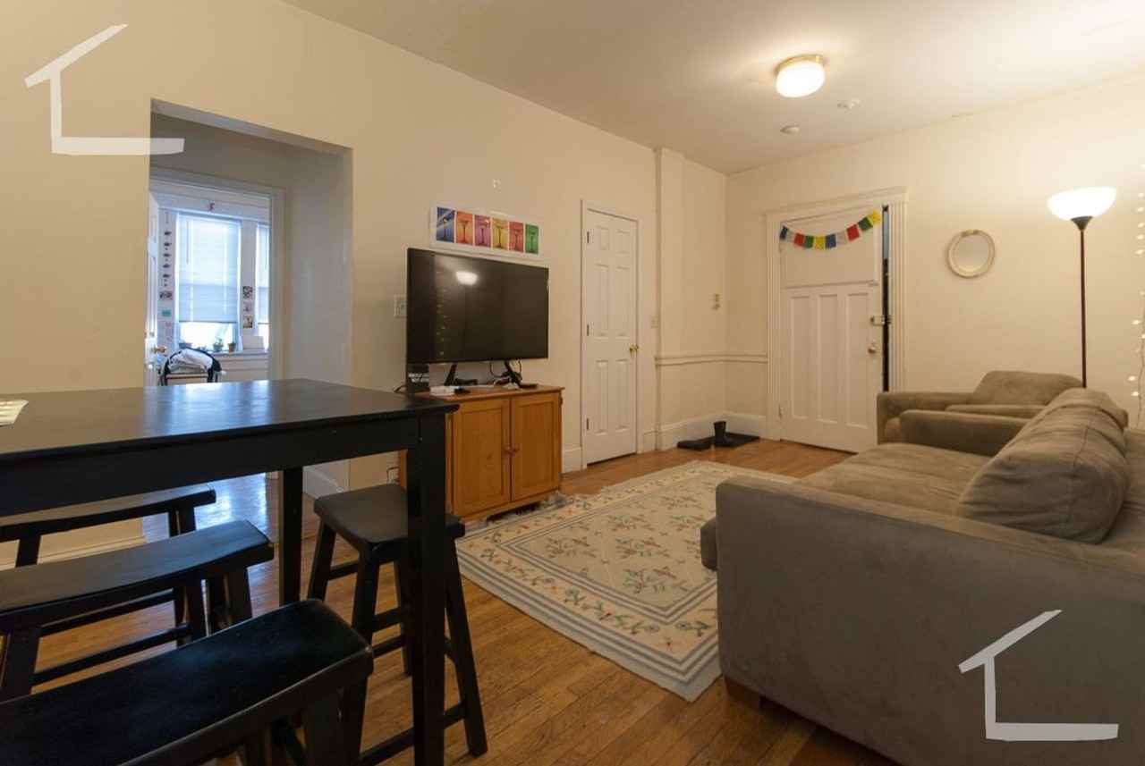 60 Thatcher St - Photo 2 of 11