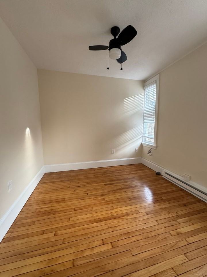 34 Wadsworth Street - Photo 3 of 31