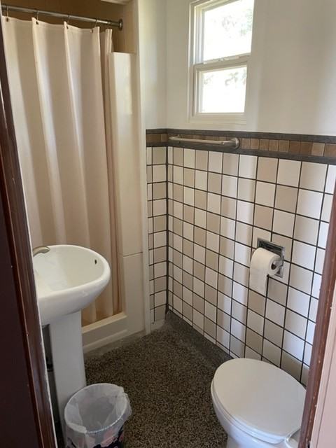 White Pines Apartments - Photo 5 of 9