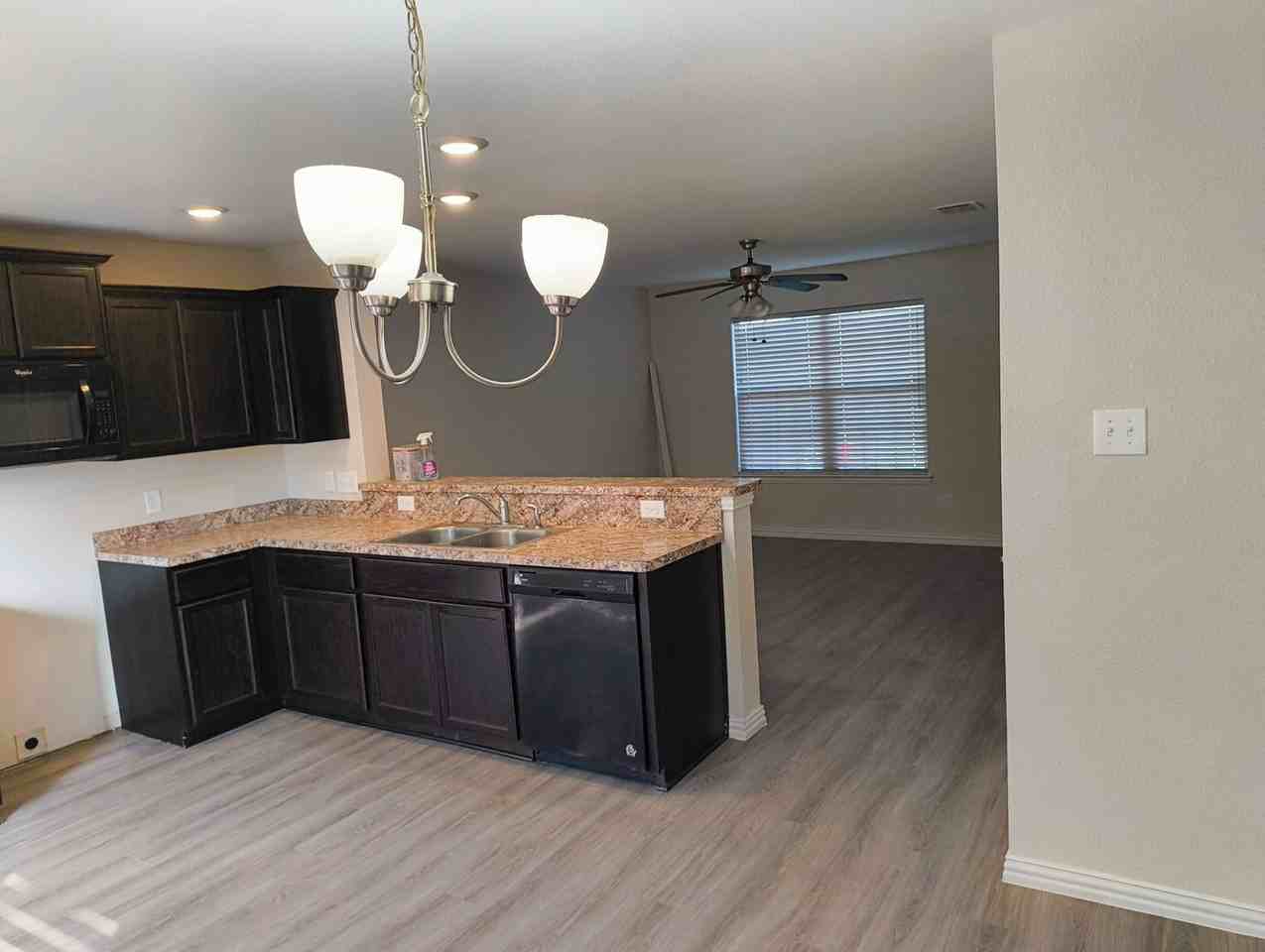 1540 Chama Dr - Photo 4 of 29